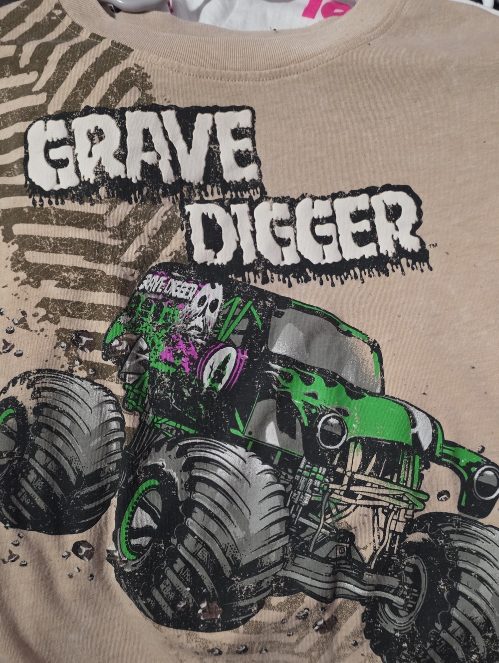 🤎🖤 Grave Digger Kids Short Sleeve Tee — Tan with Green Graphic